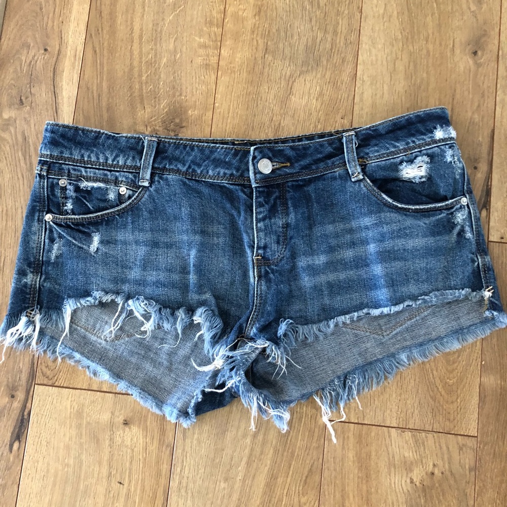 Zara low rise cut off daisy dukes
